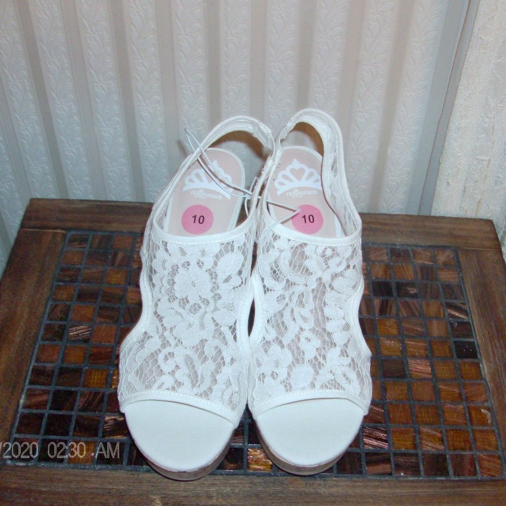fergilicious white wedges- W S 3 - Picture 1 of 4